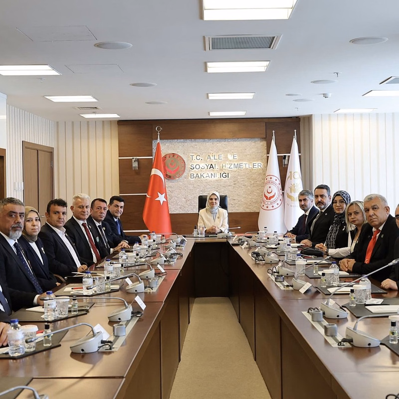Aile ve Sosyal Hizmetler Bakanlığı'ndan Şehit Yakınları ve Gazilere Destek Mesajı - Görsel 2