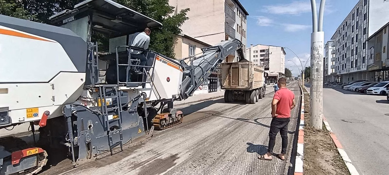Ağrı'da Kağızman Caddesi'nde Asfalt ve Kaldırım Yenileme Çalışmaları Başladı - Görsel 2