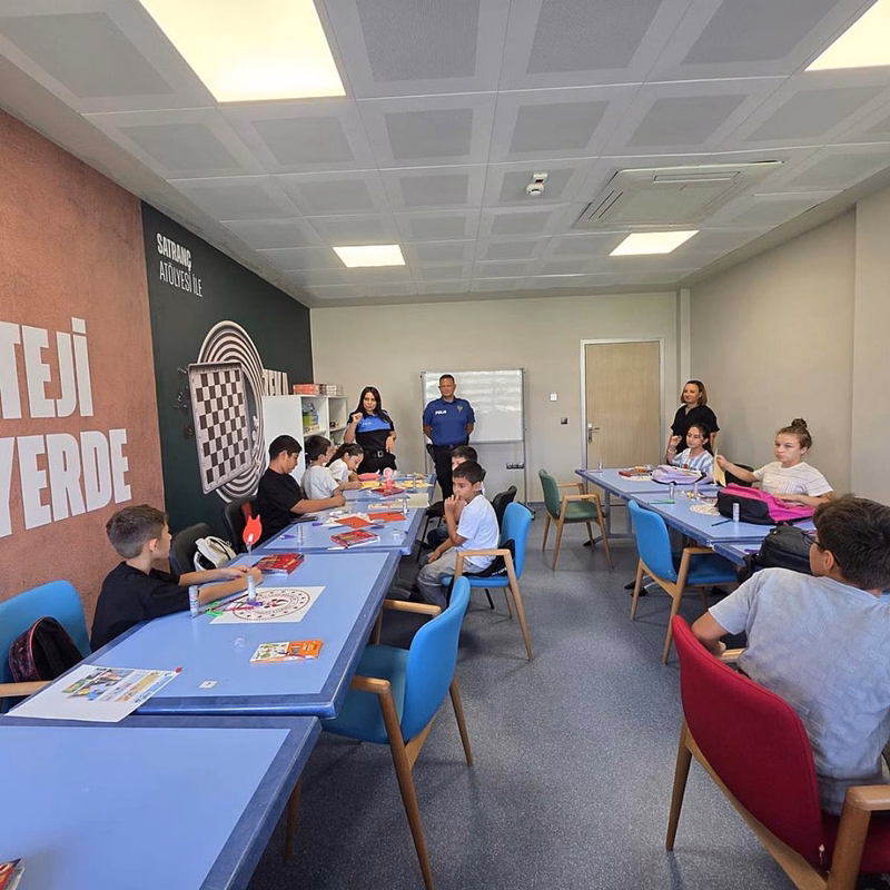 Bilecik Emniyeti'nden Öğrencilere Güvenli İnternet Eğitimi - Görsel 1
