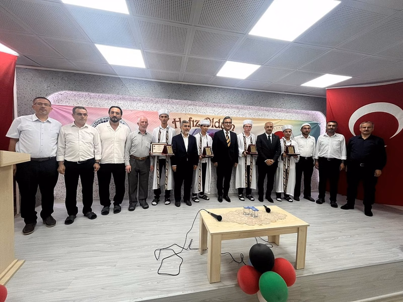 Tepebaşı'nda Hafızlık Belge Sınavı'nı Kazanan Öğrencilere Tören - Görsel 3