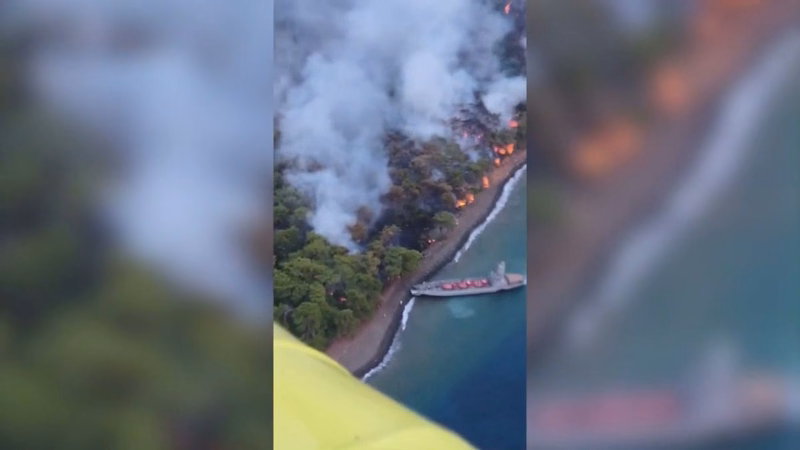 Marmaris'te Orman Yangınına Denizden Arazöz Müdahalesi - Görsel 1
