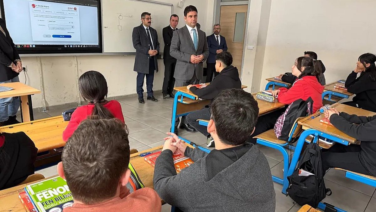 Hakkâri Eğitimde Türkiye İkincisi Oldu: Ortalama Süre Arttı