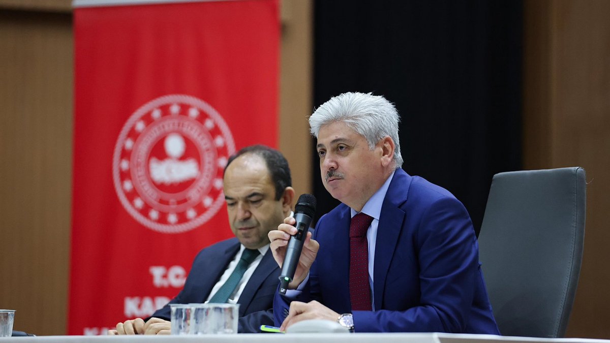 Sakarya Valisi Rahmi Doğan Karasu Muhtarlarıyla Bir Araya Geldi