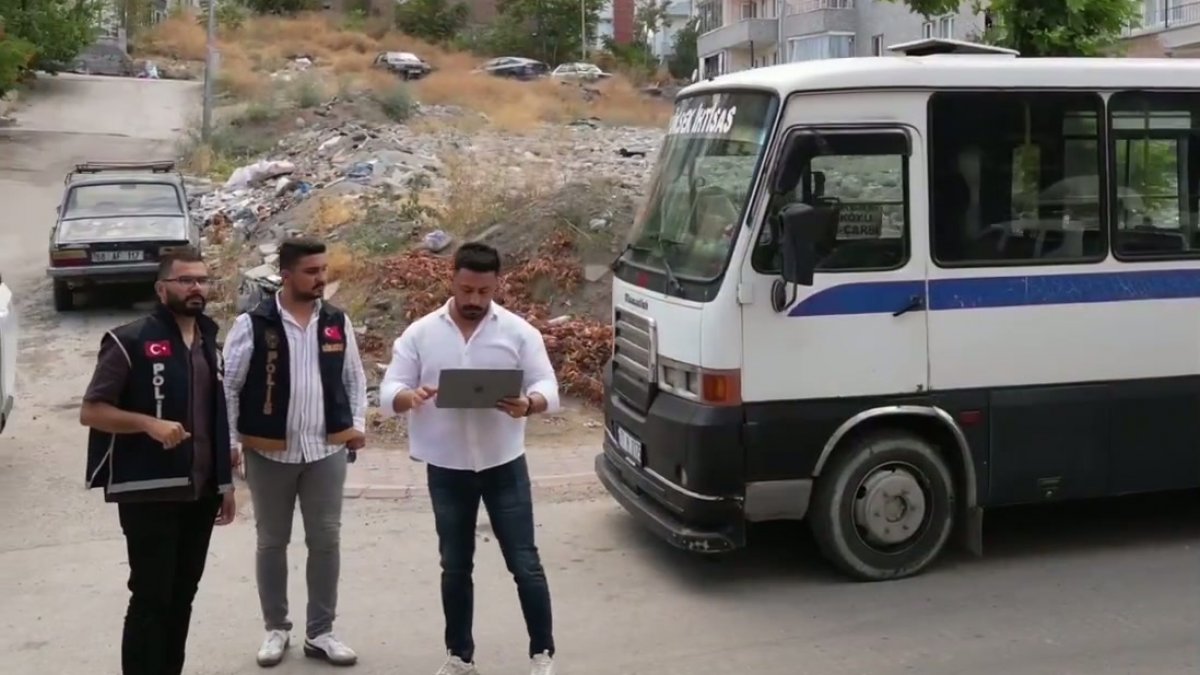 Kırıkkale'de Göçmen Kaçakçılığı Operasyonu: 10 Düzensiz Göçmen Yakalandı