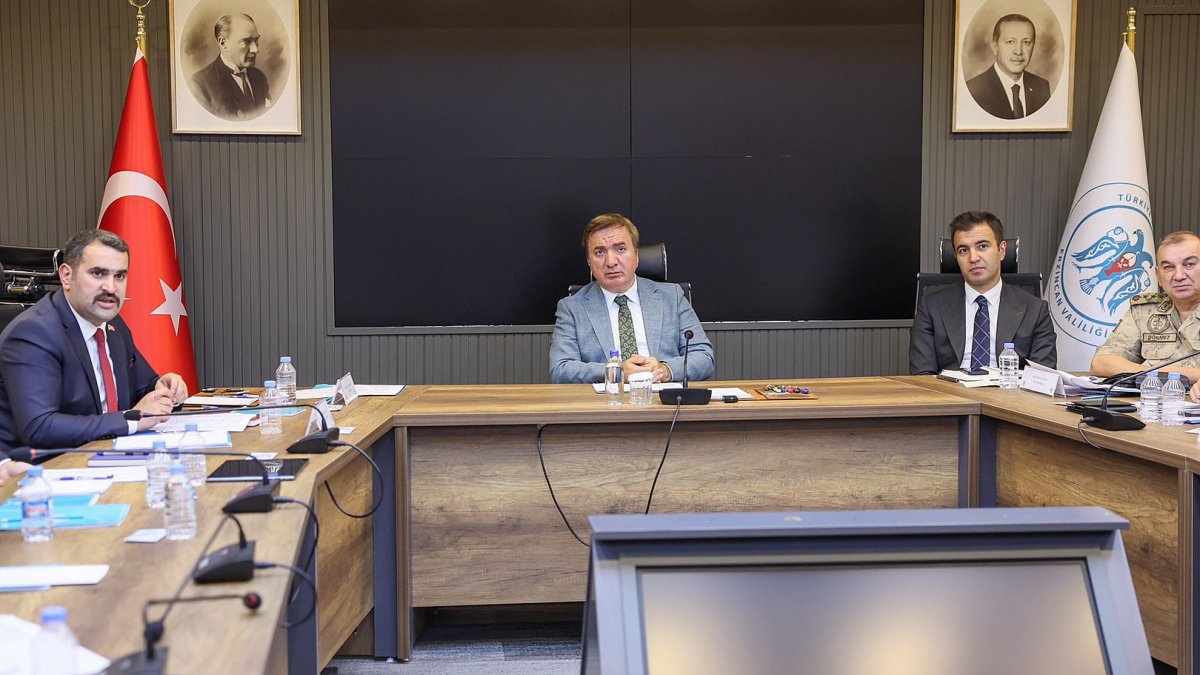Erzincan'da Muhtarlarla İstişare Toplantısı: Talepler İncelendi