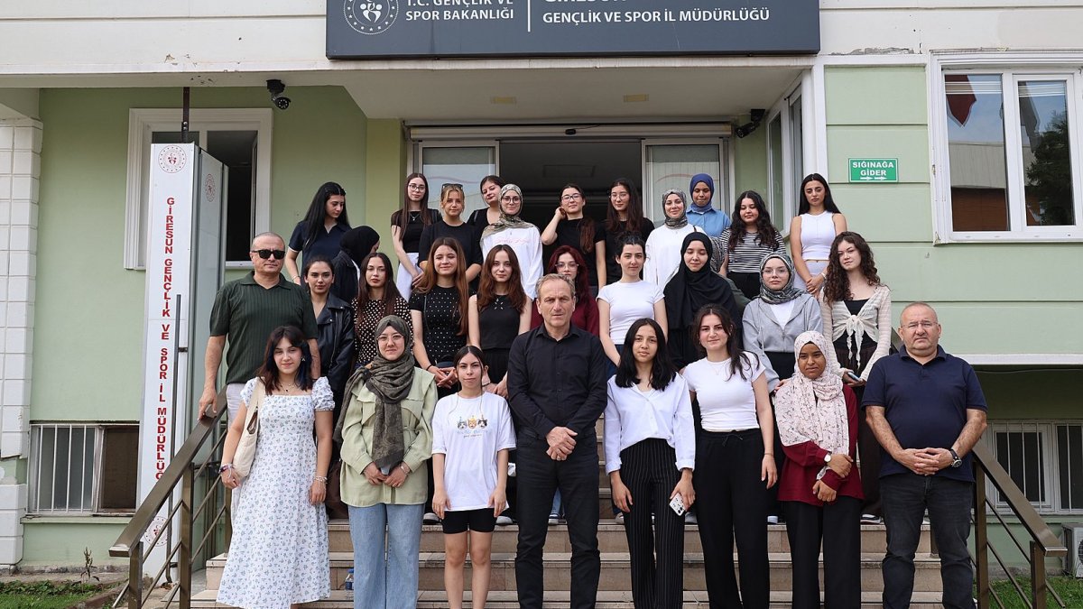 Giresun'dan Gençler Ücretsiz Yaz Kamplarına Uğurlandı