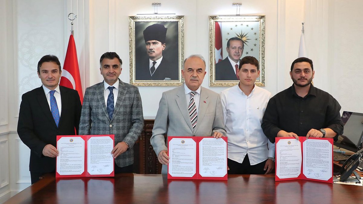 Ordu Altınordu'da Eğitime Hayırsever Desteği: Başöğretmen Anadolu Lisesi'ne Modern Kütüphane