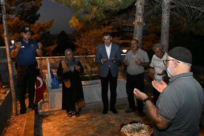 Kayseri İl Emniyet Müdürlüğü'nden Bünyan Şehitliği'ne Vefa Ziyareti - Görsel 1