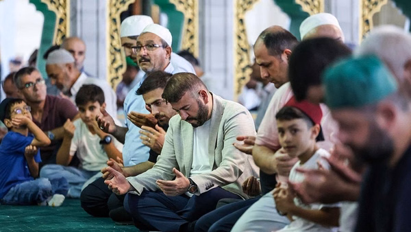 Arnavutköy Belediyesi'nden Taşoluk Yeşil Camii'nde Mevlid Kandili Mesajı - Görsel 1