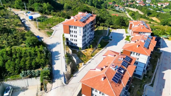 Düzce Boğaziçi'nde TOKİ Sosyal Konutları Hak Sahiplerine Teslim Ediliyor - Görsel 1