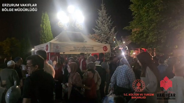 Erzurum'da Mevlit Kandili Dolayısıyla Limonata İkram Edildi - Görsel 3