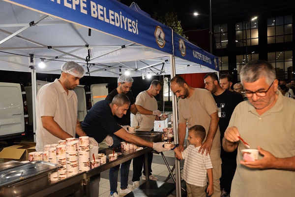 Kartepe Belediyesi'nden Mevlid Kandili'nde Anlamlı İkram - Görsel 1