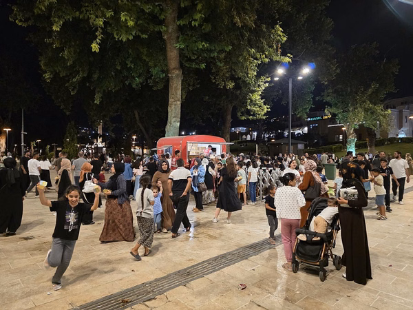 Şanlıurfa ve Adıyaman'da Vatandaşlara Limonata İkramı - Görsel 1
