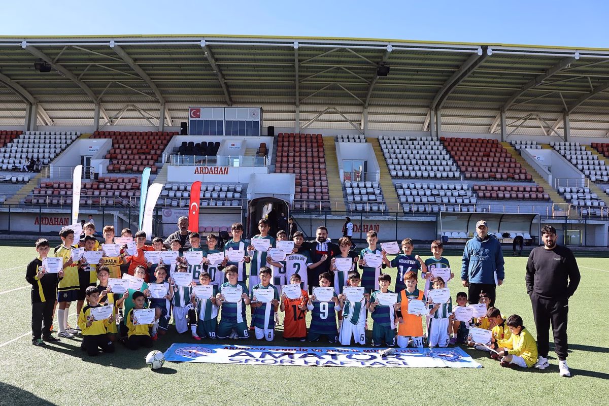 Ardahan'da Çocuk Futbol Şenliği Coşkuyla Tamamlandı