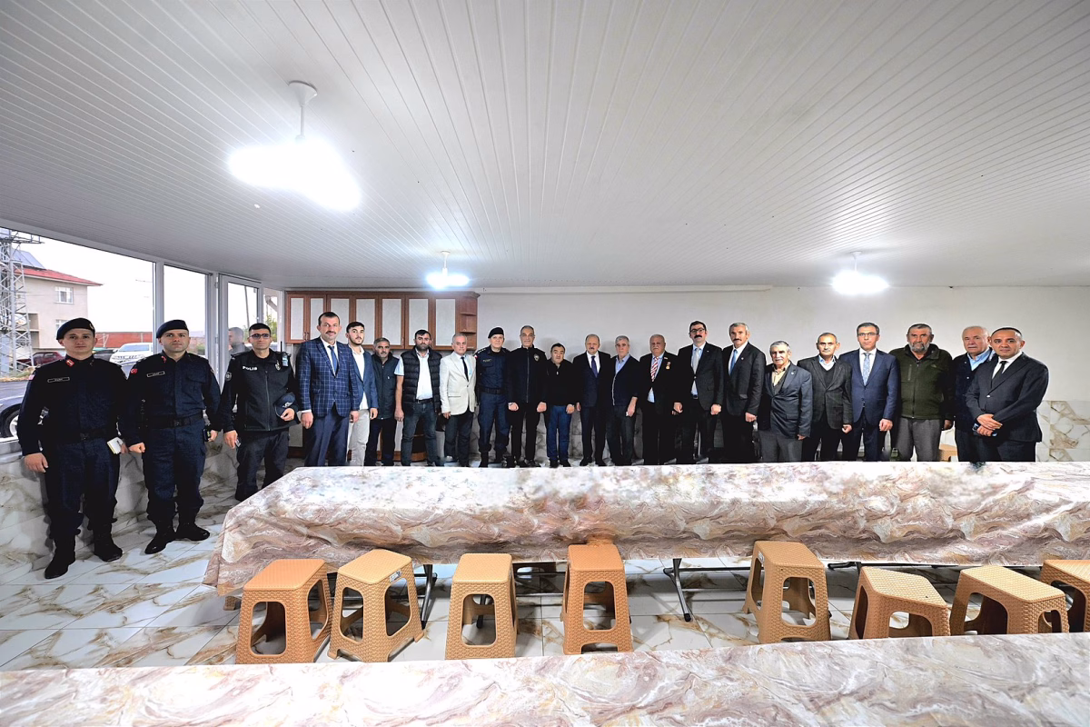 Vali Meftun Dallı Taşköprü Köy Ziyaretinde